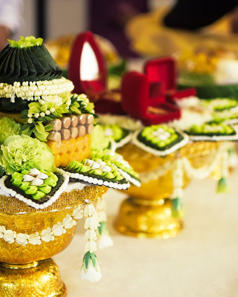 Engagement rings in wedding ceremony, Khan Mak, Traditional Thai